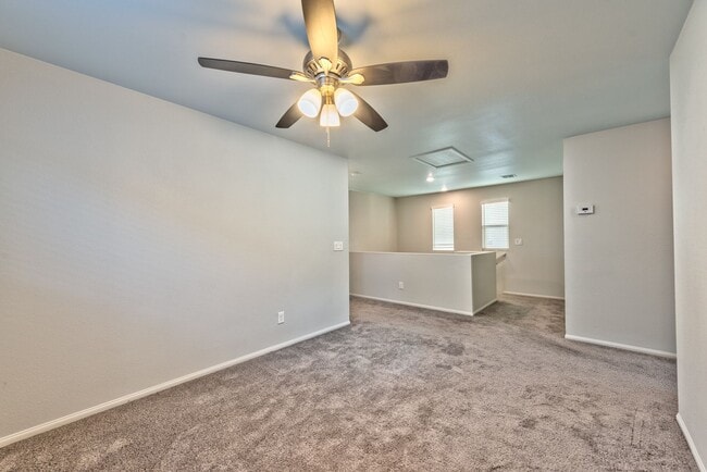 Foto del edificio - 9130 Cocowoods Pl