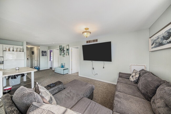 Foto del edificio - 10497 S Jackson Rd