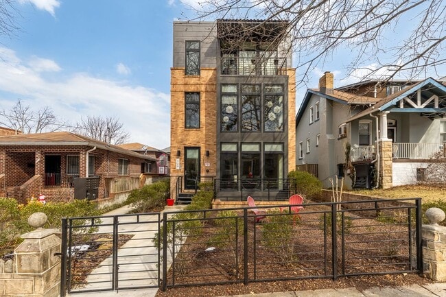 Building Photo - 129 Varnum St NW