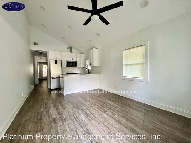 Building Photo - 1 br, 1 bath House - 982 Grant Ter Se Unit B