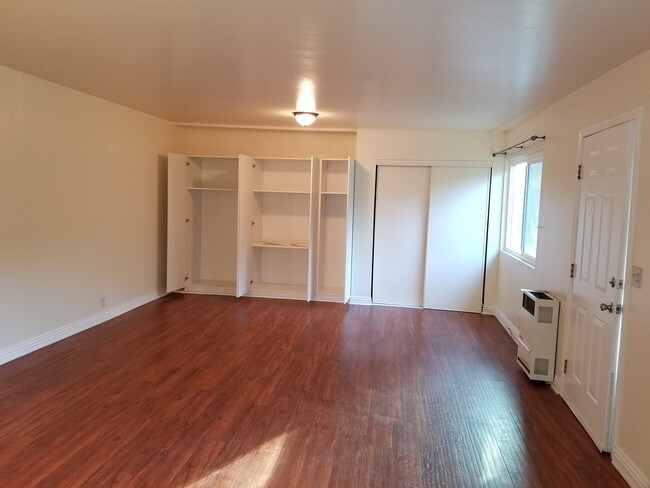 Área de estar - 1914 Granville Ave