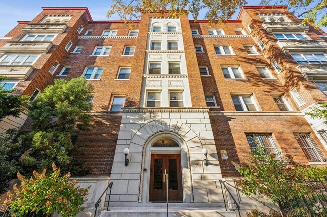 Building Photo - 1615 Kenyon St NW