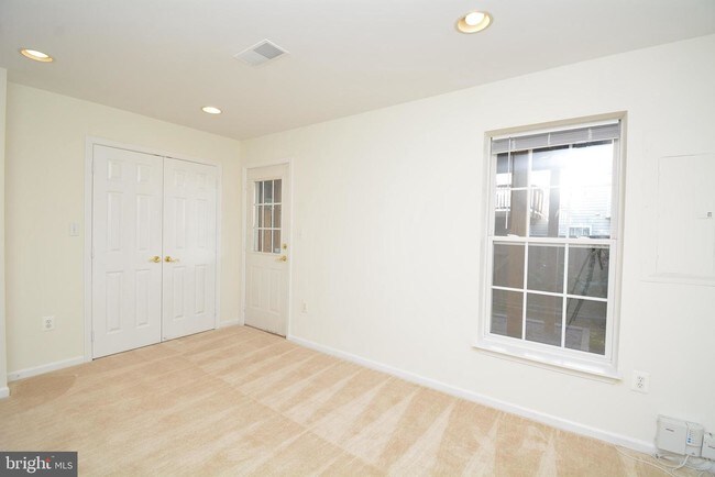 Building Photo - 6949 Banchory Ct