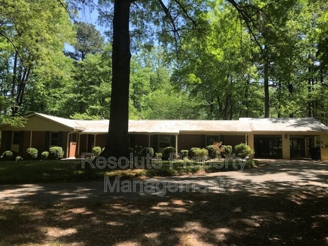 Foto del edificio - 6612 Pleasant Pines Dr