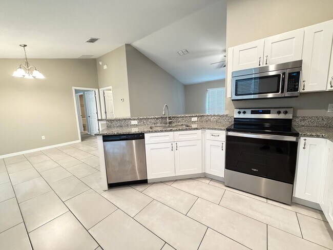 Foto del edificio - AWESOME 3 BD/2BA Home in Beautiful Ocala!!!