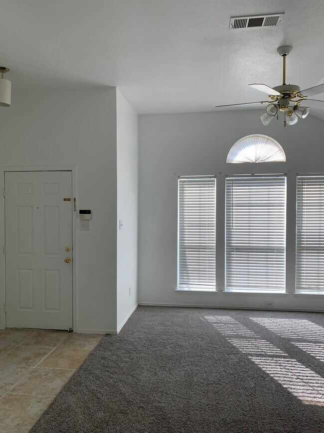 Foto del edificio - 4838 Orchard Ridge Dr