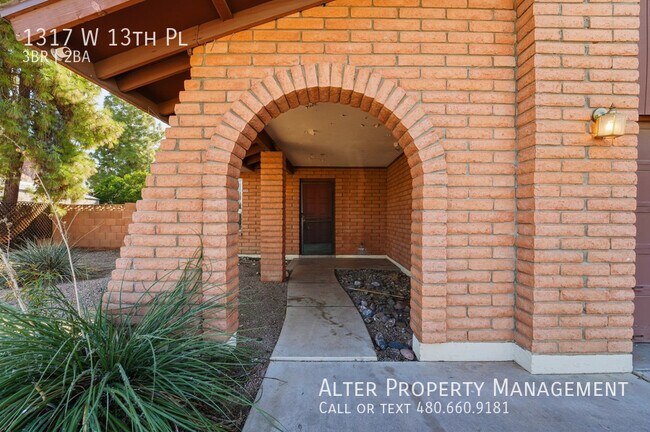 Foto del edificio - 1317 W 13th Pl
