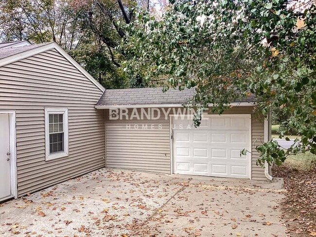 Building Photo - 702 Dunaire Way