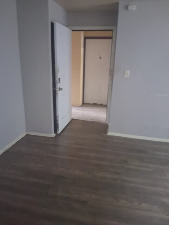 Building Photo - 16818 Grovewood Ave