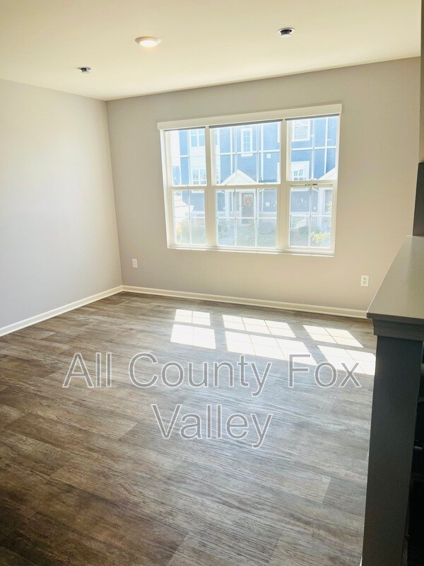 Foto del edificio - 844 Briar Gln Ct