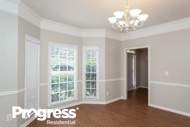 Building Photo - 3548 Pine Grove Dr