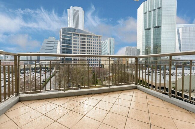 Foto del edificio - 3334 Peachtree Rd NE