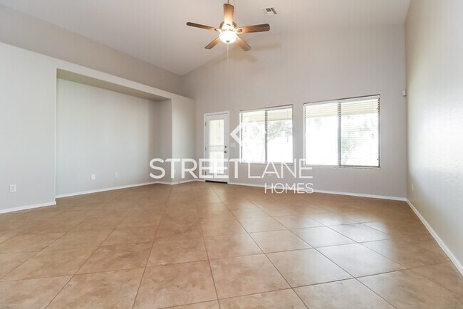 Building Photo - Charming 4 Bedroom in Avondale!
