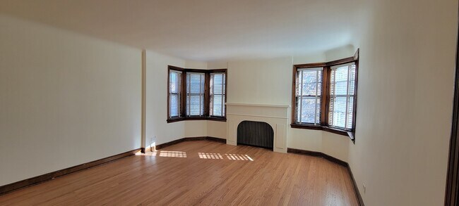 Building Photo - 1636 Oak Park Ave