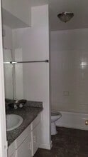 Building Photo - 5625 Antoine Dr