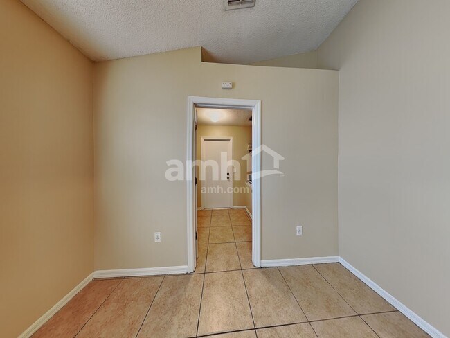 Foto del edificio - 1644 Stefan Cole Ln