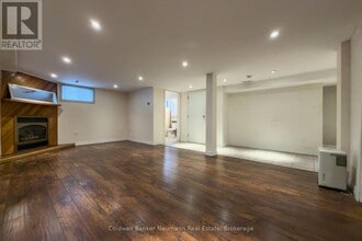 Building Photo - 17 Ottawa Crescent