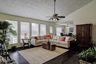 Building Photo - 14207 Wickersham Ln