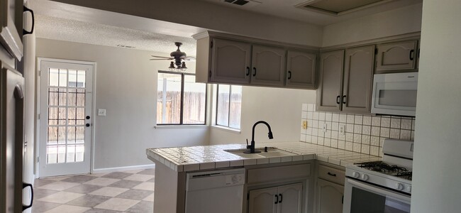Building Photo - 4305 Mattnick Dr