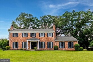 Building Photo - 1912 Hull Rd