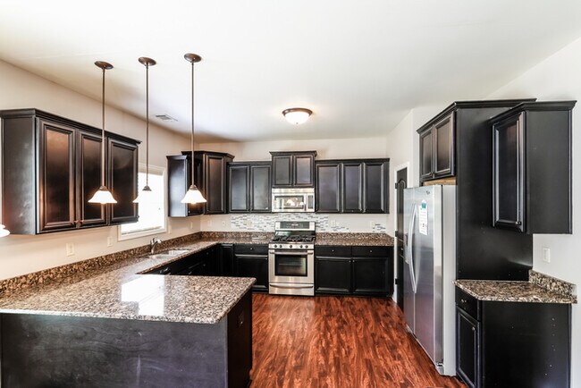 Foto del edificio - Great 5 Bed Home!!