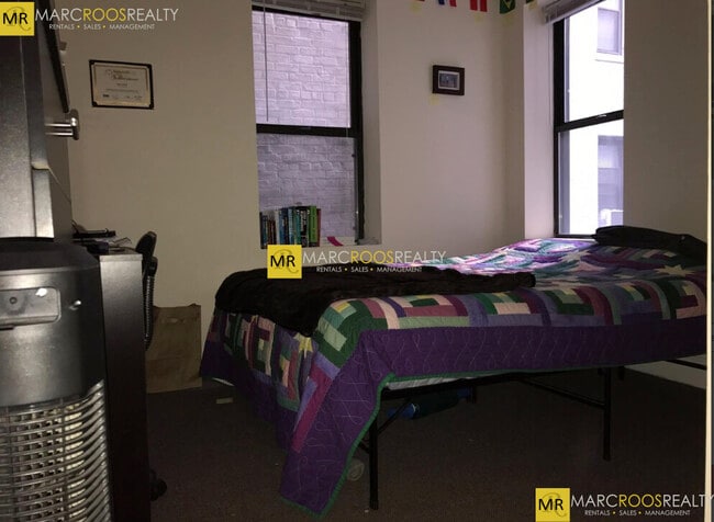 Building Photo - 856 Beacon St