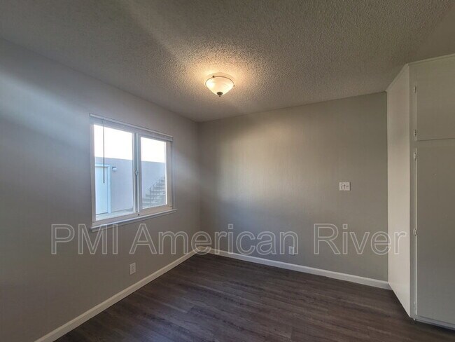 Foto del edificio - 9045 Montoya St