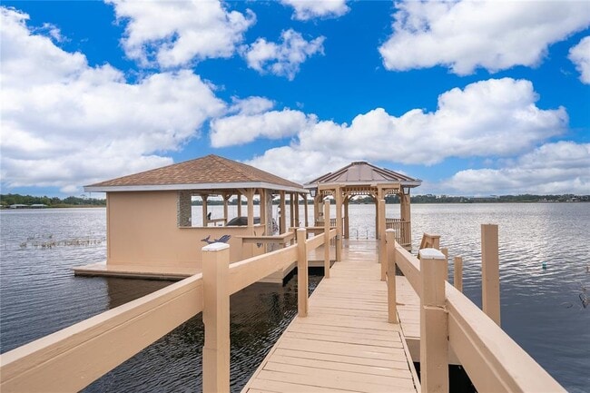 Building Photo - 1649 Lake Villa Dr