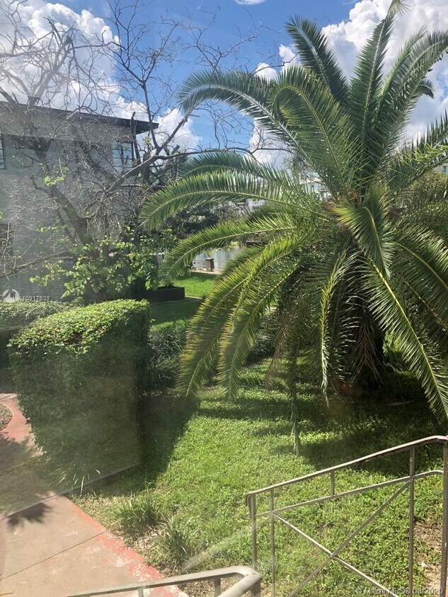 Foto principal - 1135 Marseille Dr