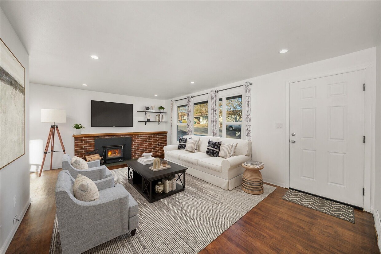 Foto principal - 5629 N Moore St