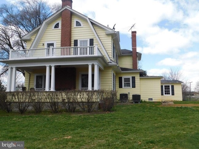 Building Photo - 179 Berrys Ferry Rd
