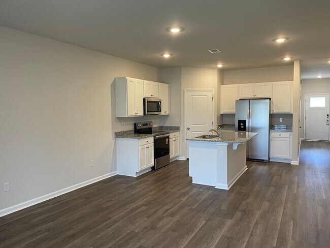 Building Photo - 3600 Whaley Wy