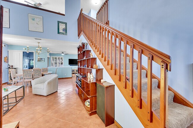 Foto del edificio - 2922 Port Royale Ln S