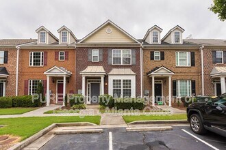 Building Photo - 1750 Heights Cir