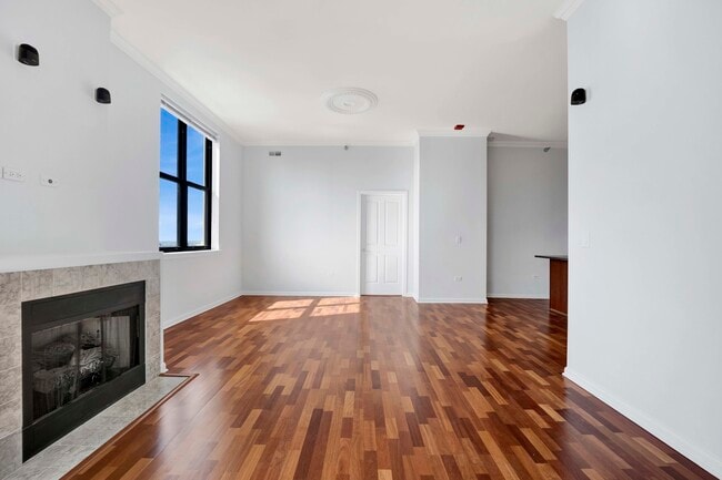 Building Photo - 1464 S Michigan Ave