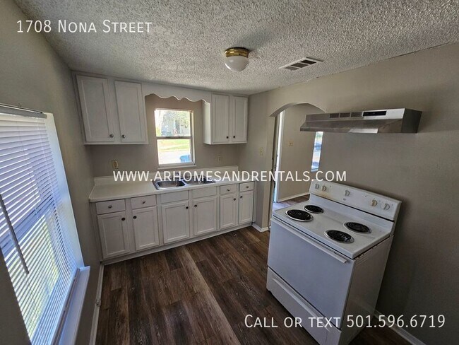Building Photo - 1708 Nona Street | 2 beds, 2 full baths
