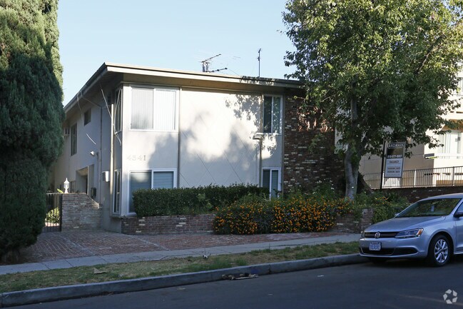 Building Photo - The Murdine Apartments
