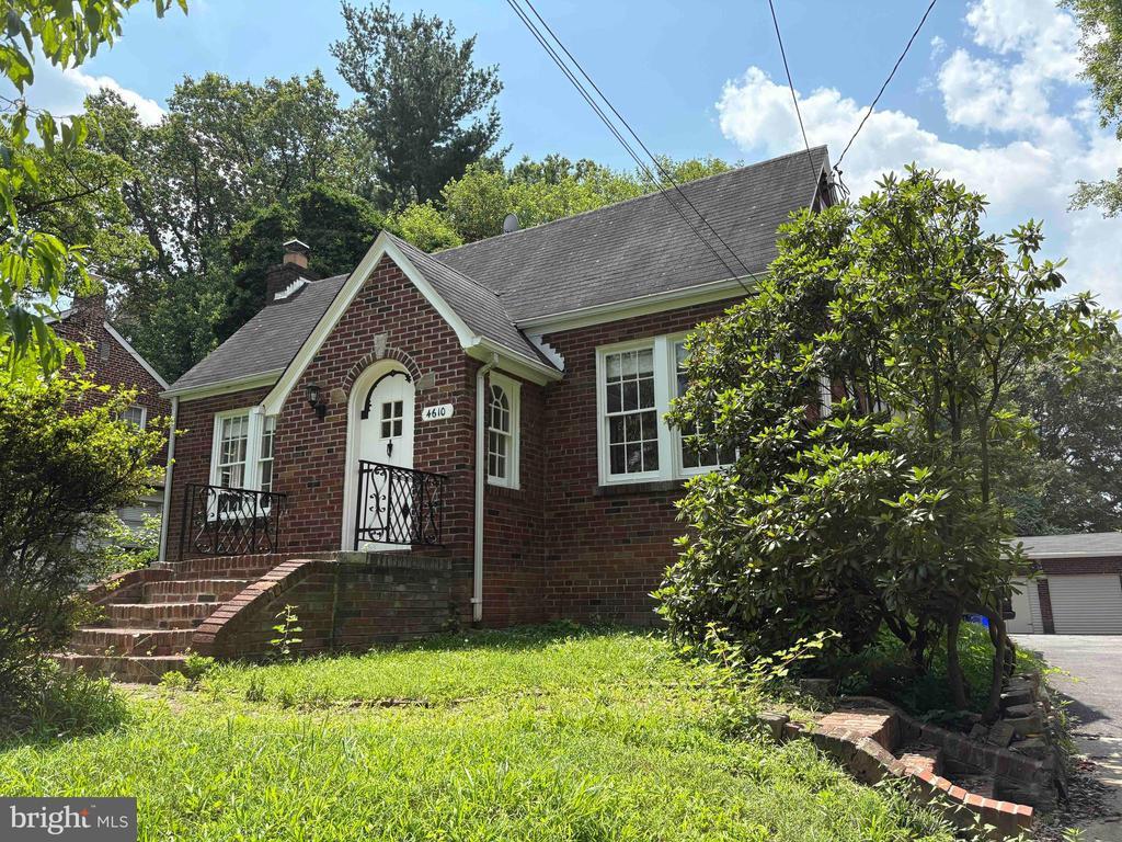 Primary Photo - 4610 Strathmore Ave