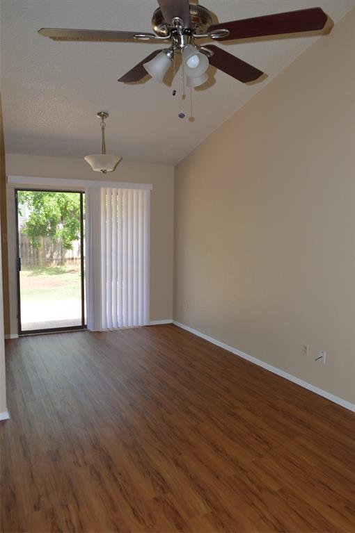 Foto del edificio - 619 Rollingway Dr