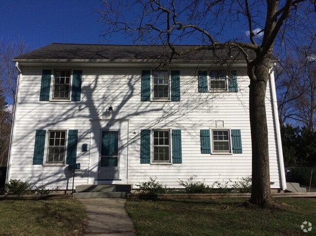 Building Photo - 907 Pleasant Dr