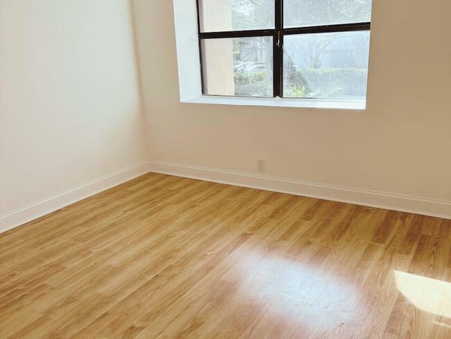 Foto del edificio - 3964 Cocoplum Cir