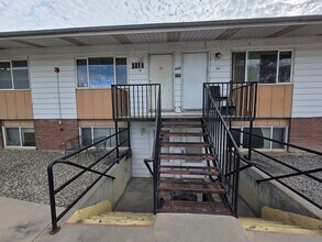 Building Photo - 2859 Elm Cir