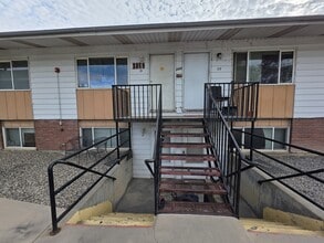 Building Photo - 2859 Elm Cir