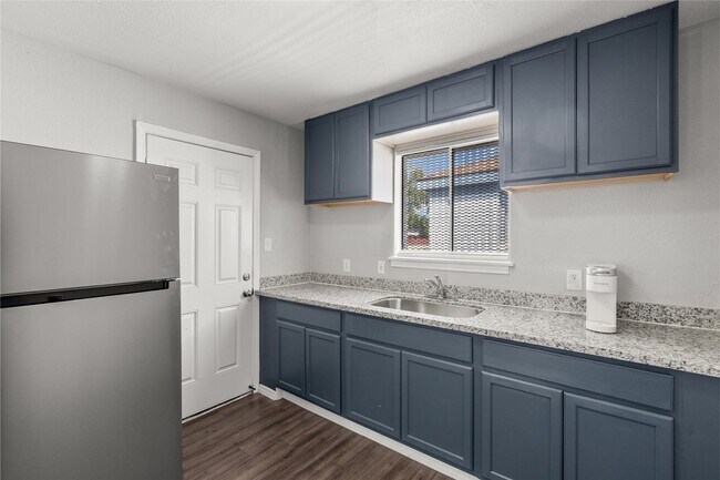 Foto del edificio - 5706 Pickfair St