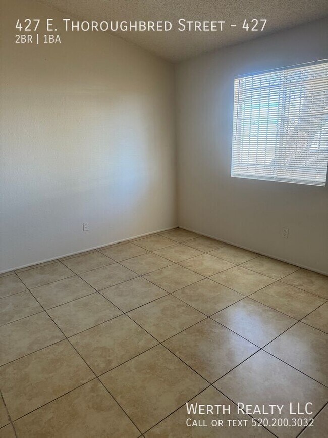 Building Photo - 2 Bed/ 1 Bath home Great Location and Newl...