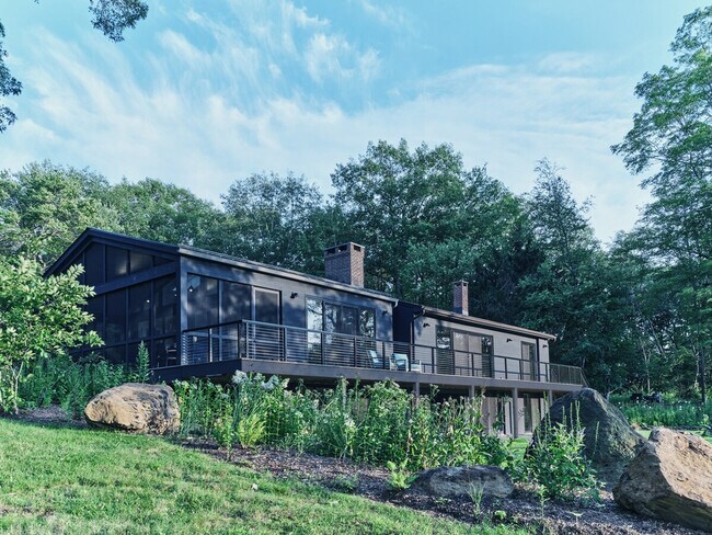 Building Photo - 296 Brick School Rd