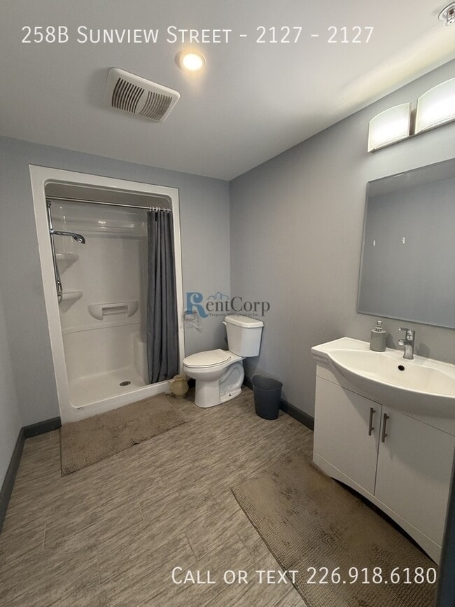 Building Photo - 258B Sunview St