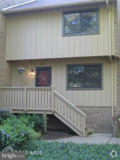 Building Photo - 2504 Glengyle Dr