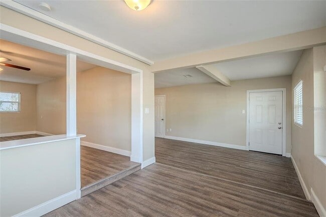 Building Photo - 5624 Balboa Dr