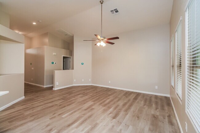Foto del edificio - 10226 E Capri Ave